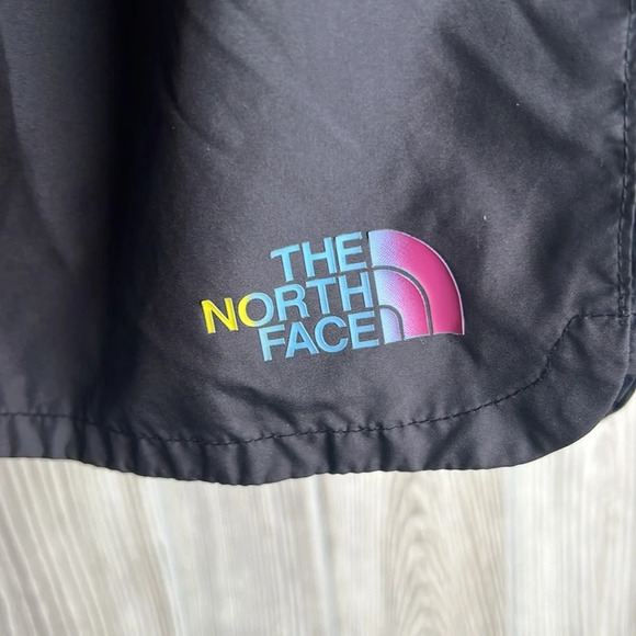THE NORTH FACE Girls Running Short Black Large 10/12 Moisture Wick Inner Brief - Picture 3 of 4